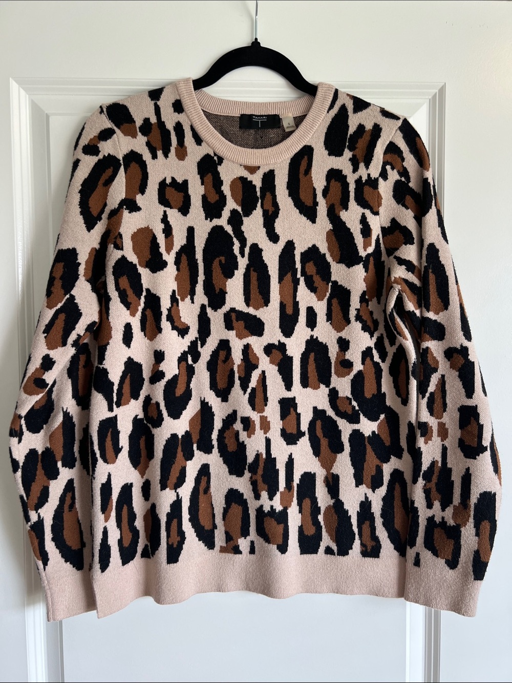 TAHARI - Leopard Print Crewneck Sweater - Tan/Brown/Black
